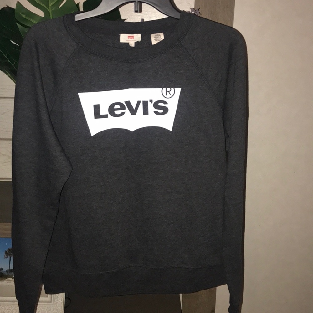 NWOT Levi’s sweatshirt-Large